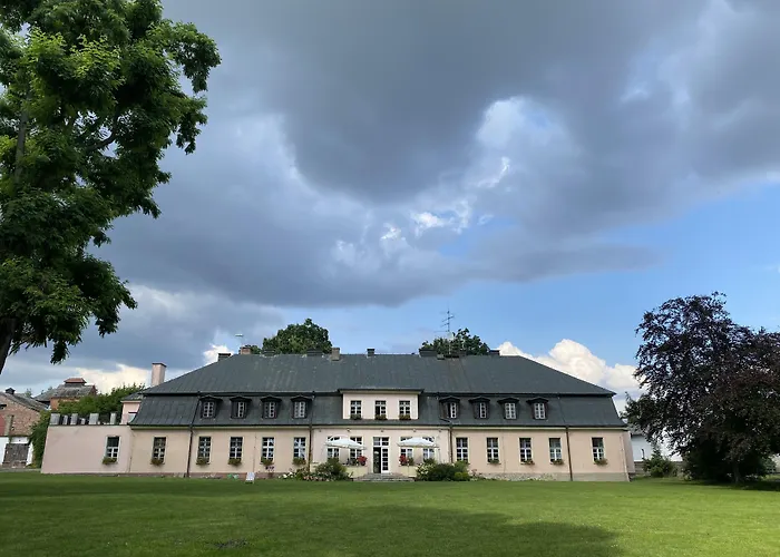 Dworek Kompleks wypoczynkowy *