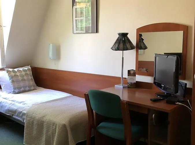 Dworek Kompleks wypoczynkowy Bielin